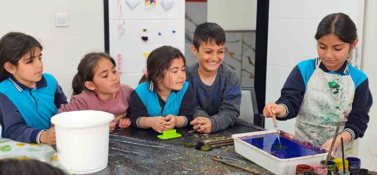 Hasköy’de ebru sanatına yoğun ilgi