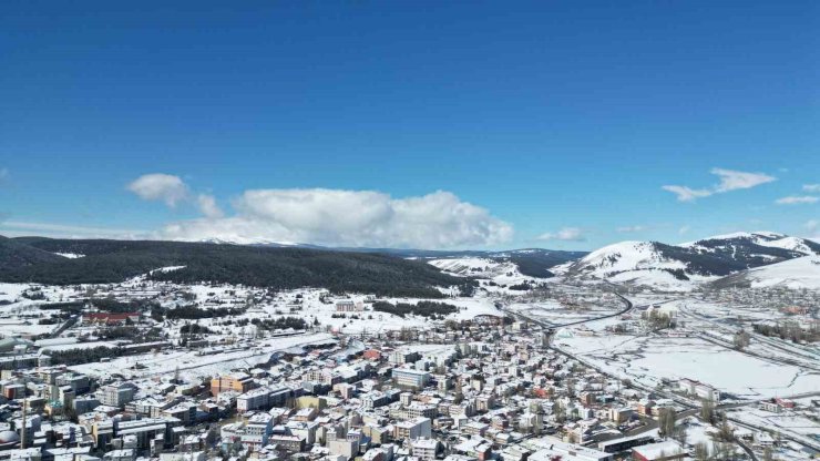 Kars ve Sarıkamış beyaza büründü: Doğu’nun masalsı kış manzarası havadan görüntülendi