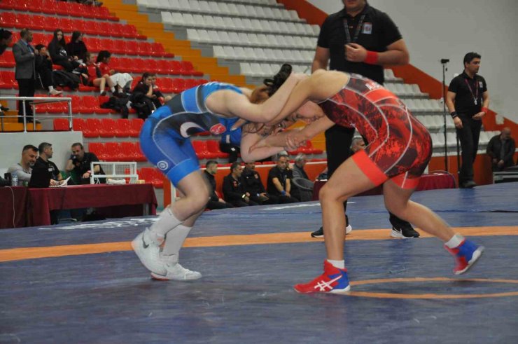 U15 Türkiye Güreş Şampiyonası Kars’ta devam ediyor