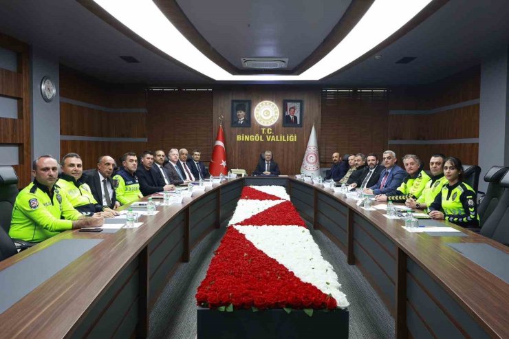 Bingöl’de İl Trafik Komisyonu, güvenli ulaşım için bir araya geldi