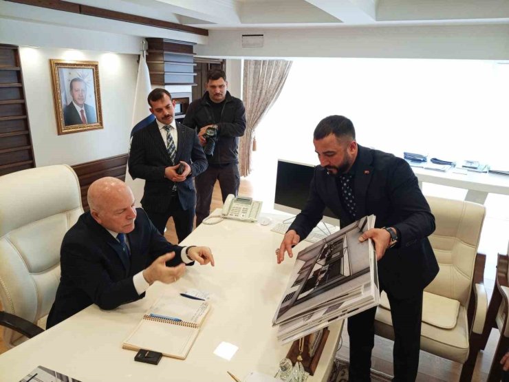Emre Akdoğan’dan Başkan Sekmen’e ziyaret