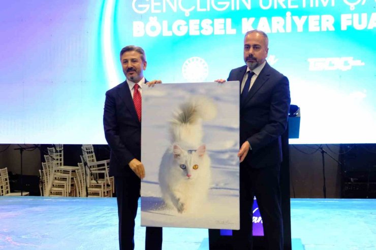Doğu Anadolu Kariyer Fuarı kapılarını açtı