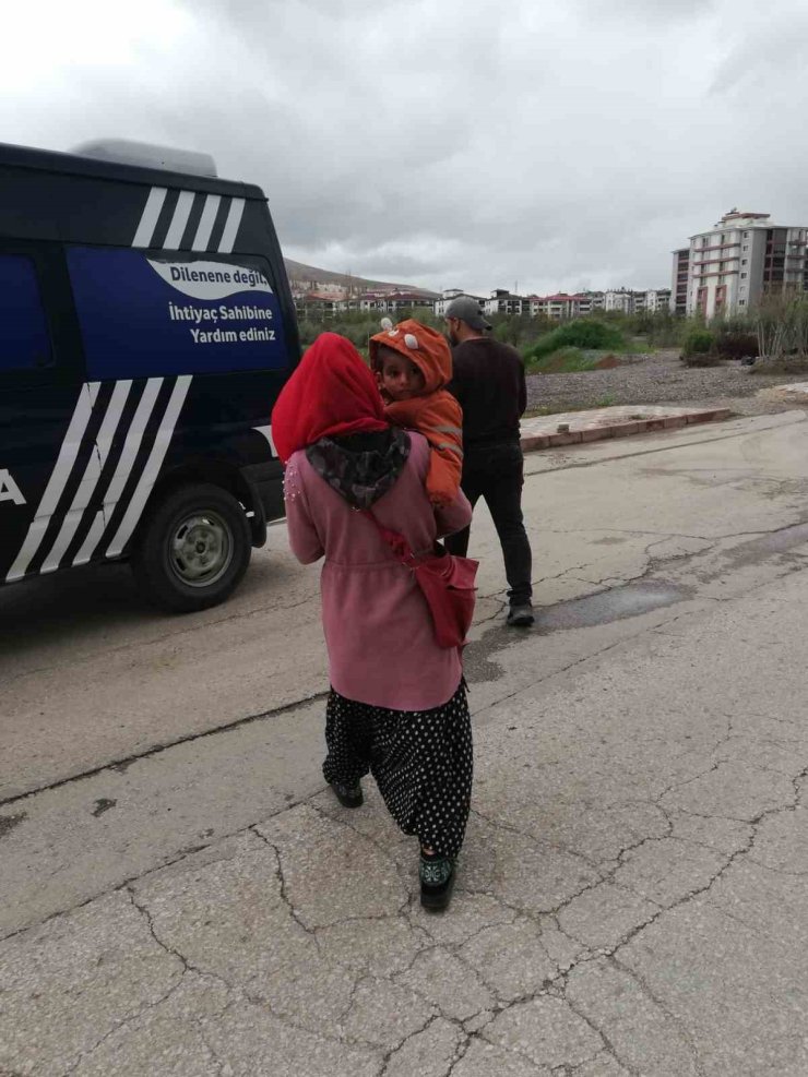 Elazığ’da zabıtadan dilencilere yönelik operasyon