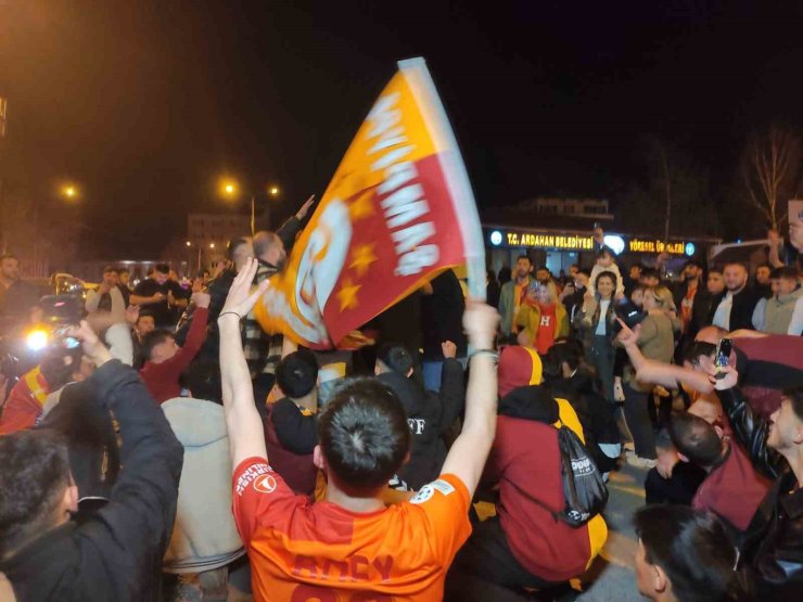 Ardahan’da Galatasaray’ın şampiyonluk sevinci yaşandı