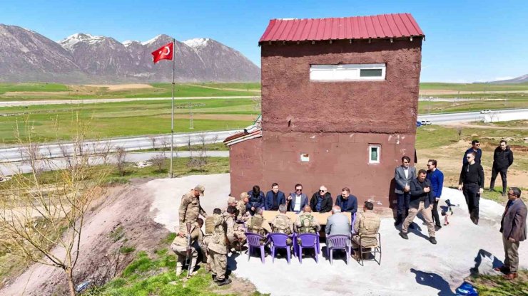 Vali Karakaya’dan güvenlik noktası ve hayvan bakımevine ziyaret