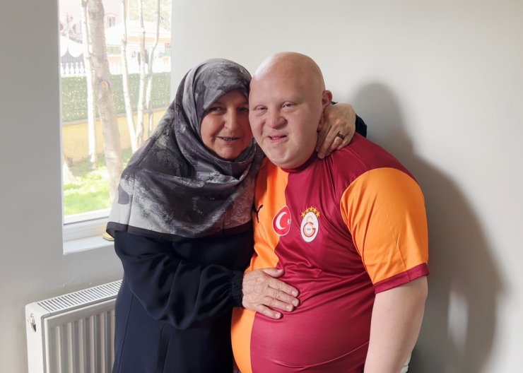 Down sendromlu annesinin sosyal alan ve anlayış isteği