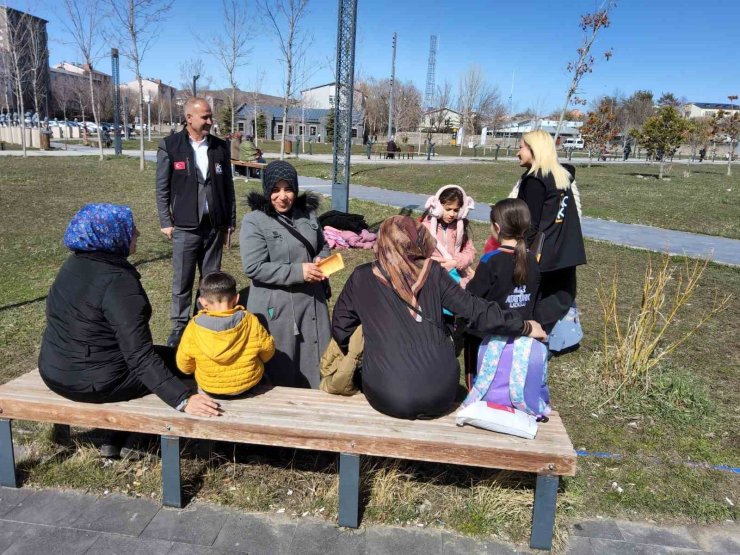 Kars’ta Açık Kapı’dan şiddetle mücadele için farkındalık seferberliği