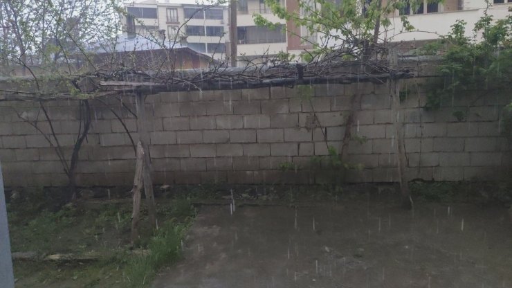 Erciş’te şiddetli yağmur yağışı
