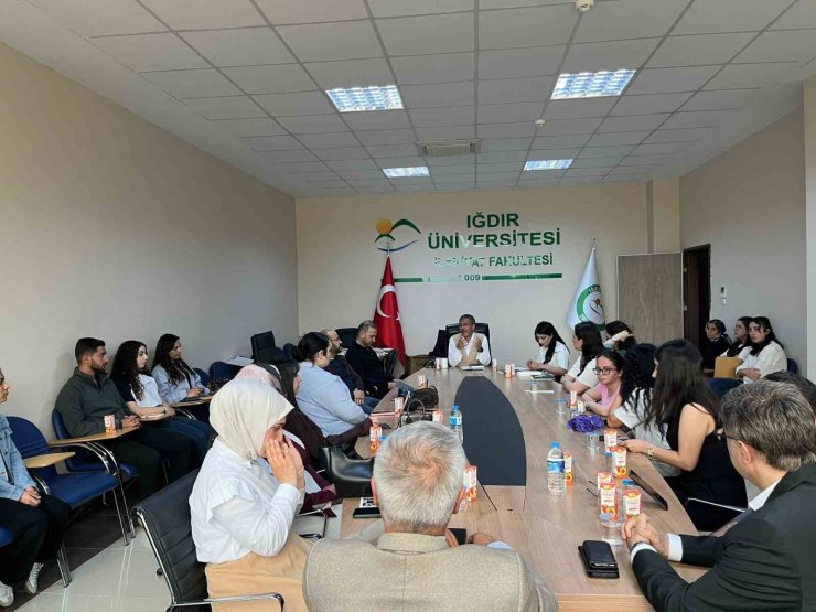 Iğdır Üniversitesi’nde kitap tahlili etkinliği düzenlendi