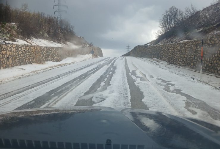 Tunceli’de dolu yağışı etkili oldu: Sürücüler zor anlar yaşadı