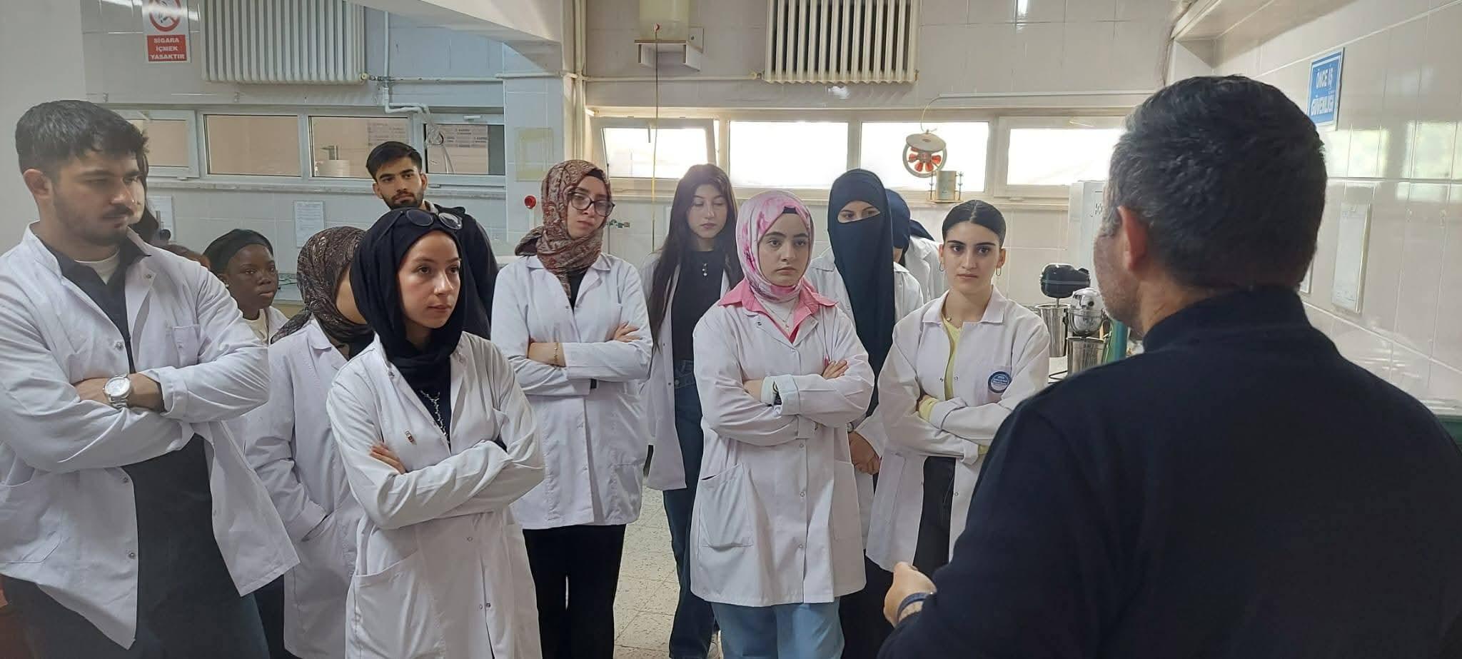 kaulu-gelecegin-laborantlari-dsinin-akredite-tesislerini-inceledi-4.jpg