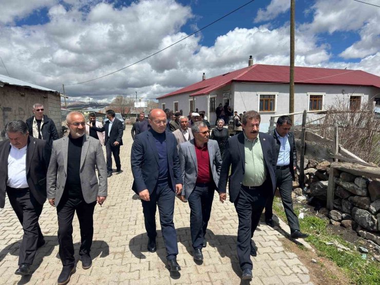 Fırat, Tekman ve Karayazı’da halkla buluştu