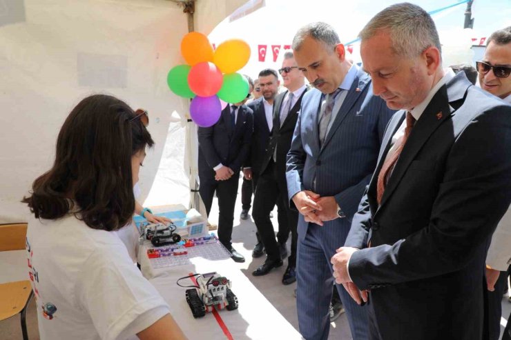 Ağrı’da "Bilim Dolu Günler Bilim Şenliği" başladı