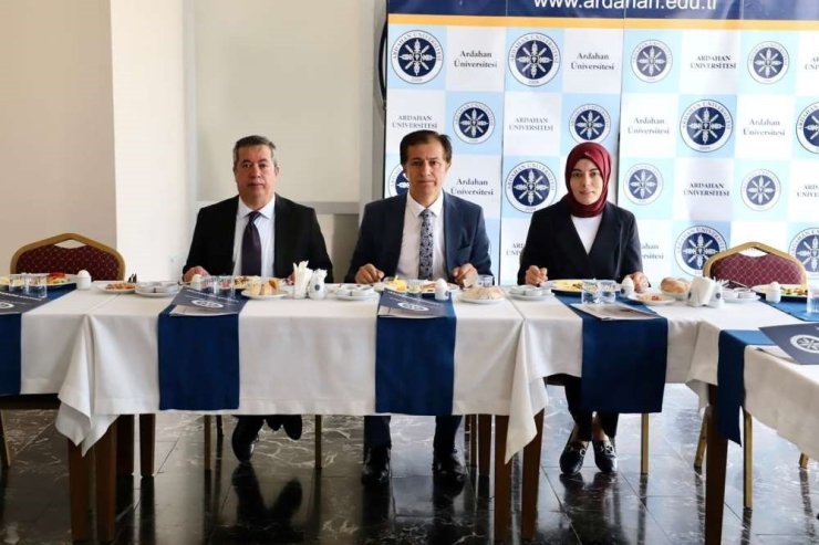 Rektör Emiroğlu Basınla Buluştu