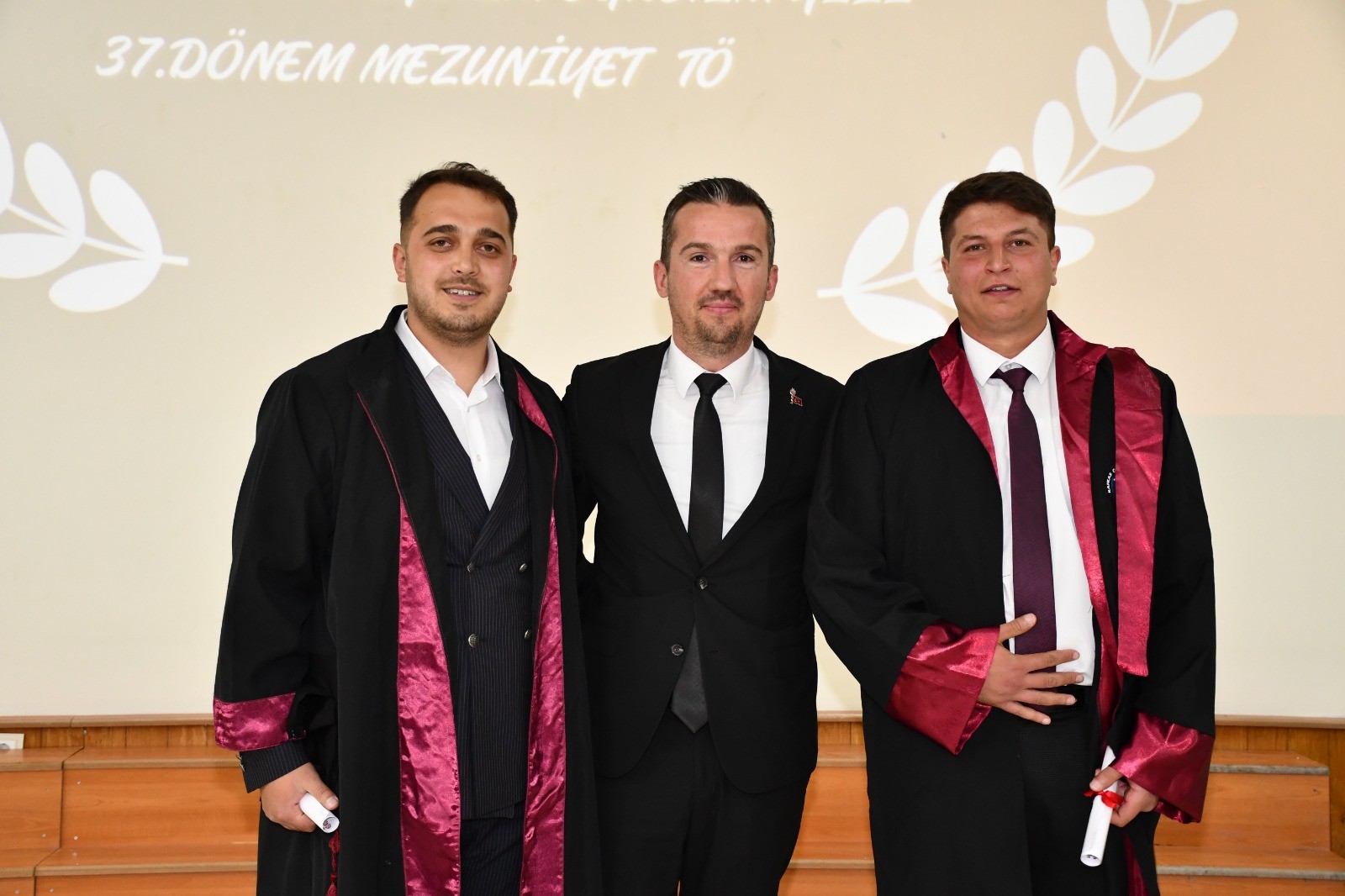 d37b0236-b24b-497c-98f5-f80a3465cf2b.jpg
