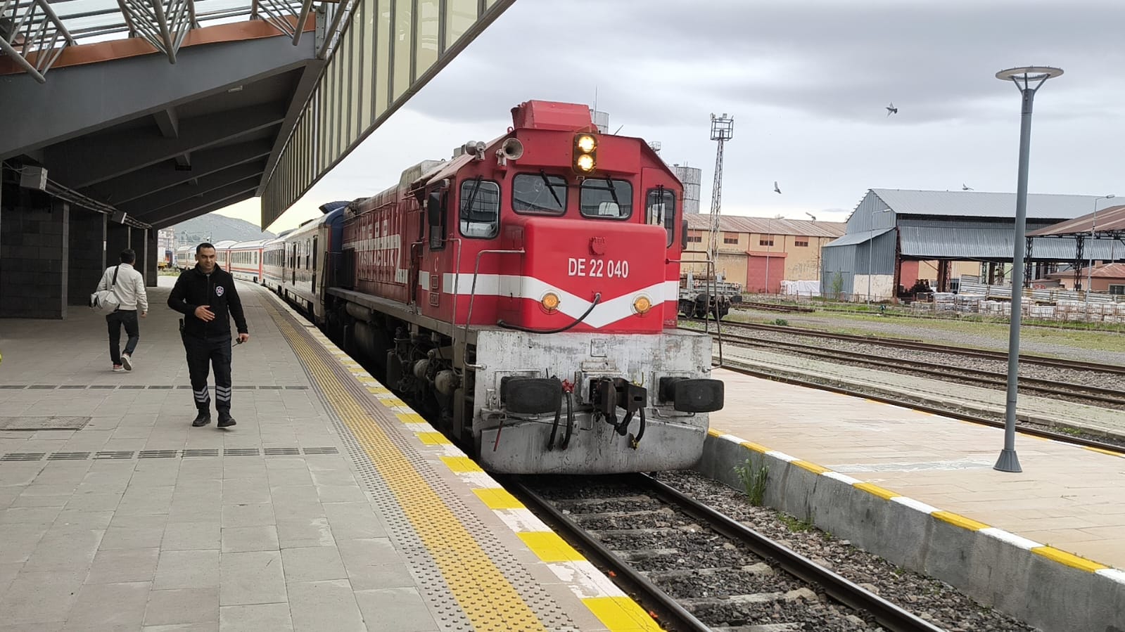 efa7a65c-6407-4d79-8d87-1f9d8dd8511d.jpg