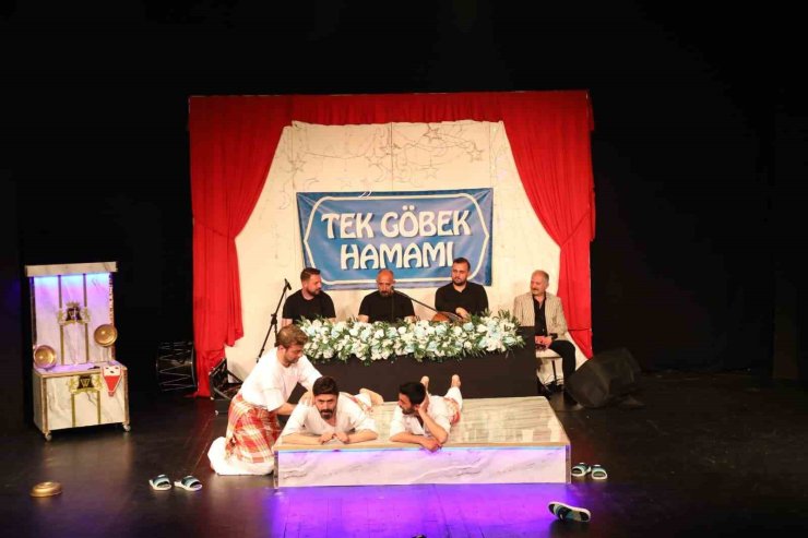 Erzurum Şehir Tiyatroları "Hançer Havası" ile Ordu’da sahne aldı