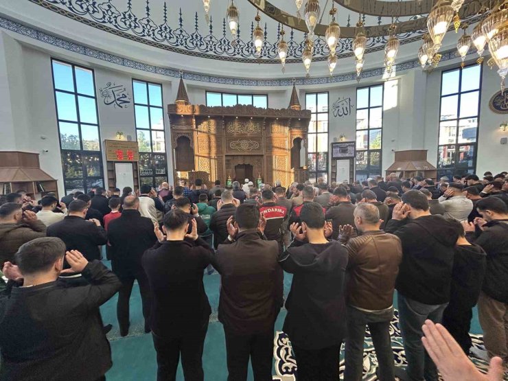 Van’da Kurban Bayramı namazı coşkusu