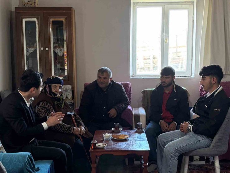 Kaymakam Tutal’dan şehit ailesine bayram ziyareti