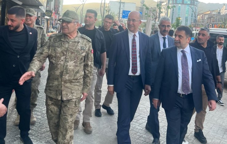 Orgeneral Metin Tokel’den Yüksekova’ya sürpriz ziyaret