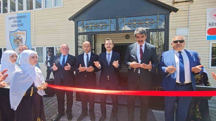 Aşkale’de hayat boyu öğrenme haftası sergisi açıldı