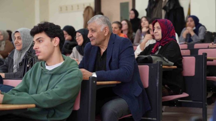 Gençler sordu, "Tecrübe" yanıtladı: ETÜ’de kuşaklar arası gönül köprüsü