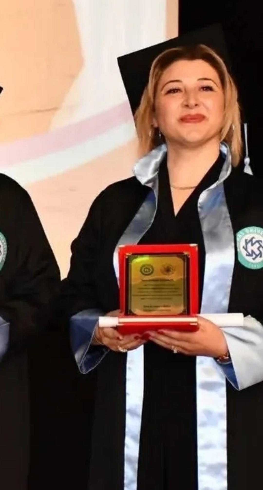 karsta-azmin-zaferi-icinde-ukde-kalan-liseyi-yillar-sonra-bitirdi-fakulte-birincisi-oldu-3.jpg