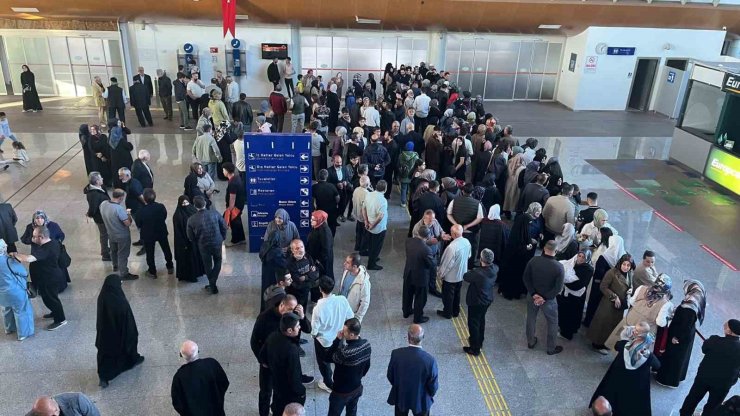 193 kişilik ilk hacı kafilesi Erzincan’a döndü