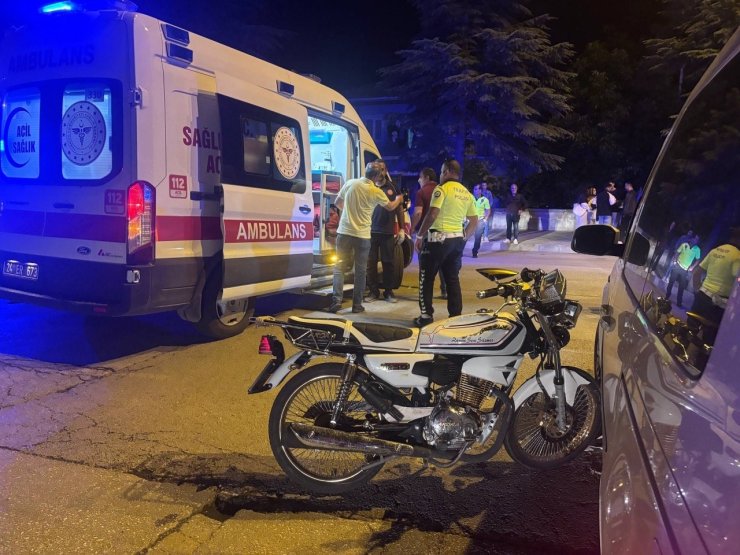 Erzincan’da otomobil ile motosiklet çarpıştı: 2 yaralı