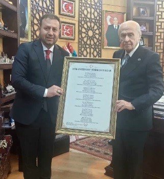 Milli takıma milli eser; MHP Lideri Devlet Bahçeli’nin isteğiyle hazırlandı