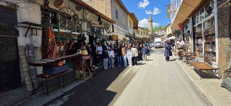 Muşlu öğrenciler tarihi mekanları yerinde inceledi