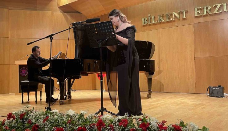 Atatürk Üniversitesi öğrencilerinden muhteşem şan konseri