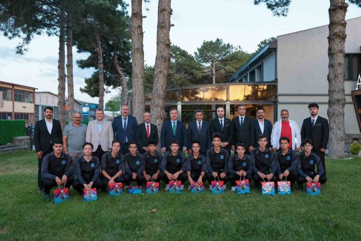 Erzincan Fen Lisesi Futbol Takımı Türkiye finalleri yolunda