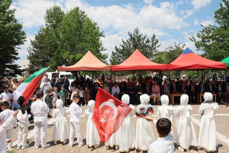 Erzincan’da Kur’an kursu öğrencilerinden yıl sonu şenliği