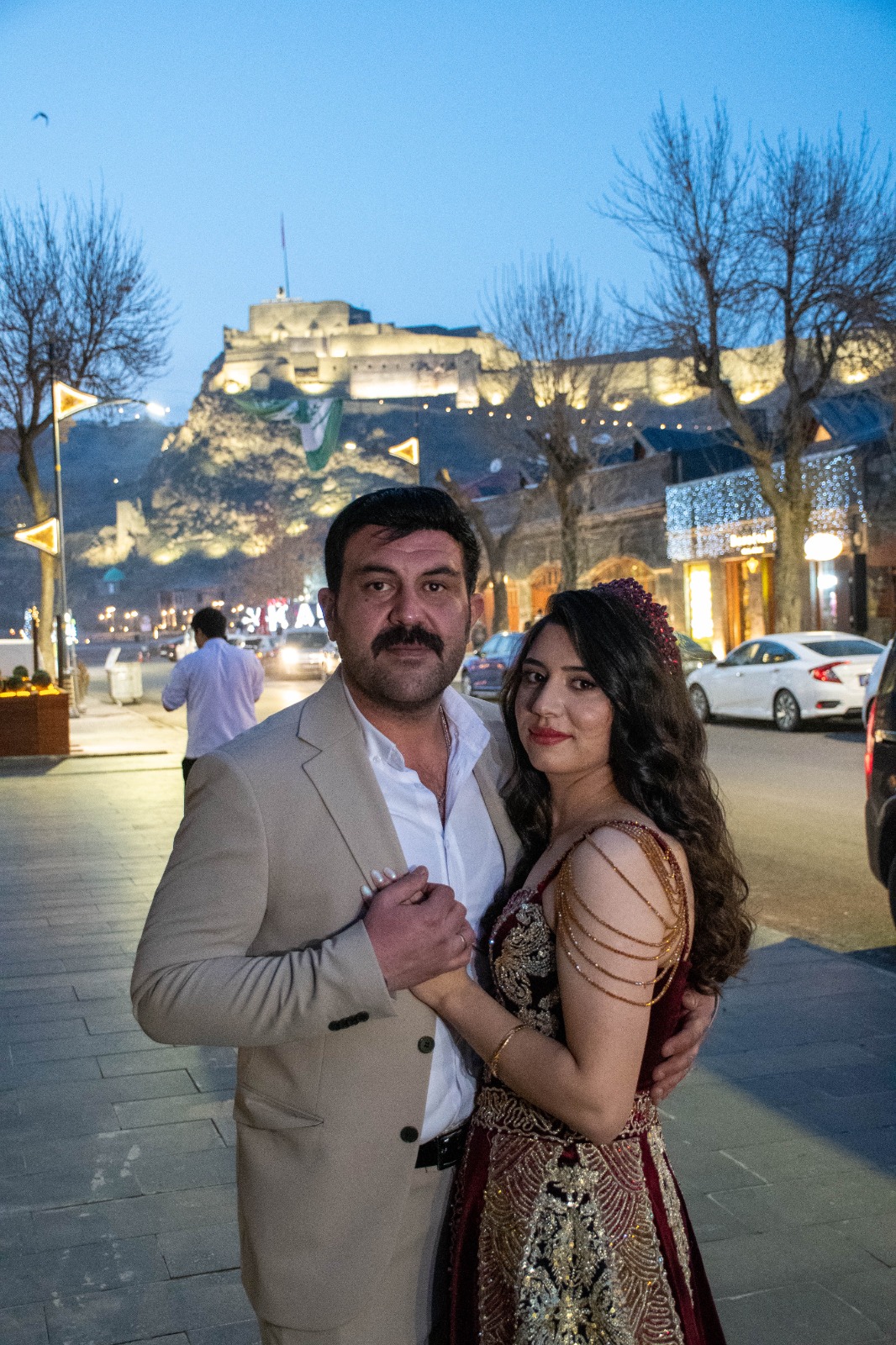 karsta-dugun-sezonu-basladi-tarihi-mekanlar-gelin-ve-damatlarin-acik-hava-studyosu-oldu-1.jpg