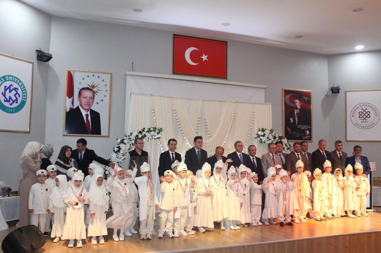 karsta-miniklerden-kuran-tilaveti-4-6-yas-grubu-yil-sonu-programinda-duygusal-anlar-4.jpg