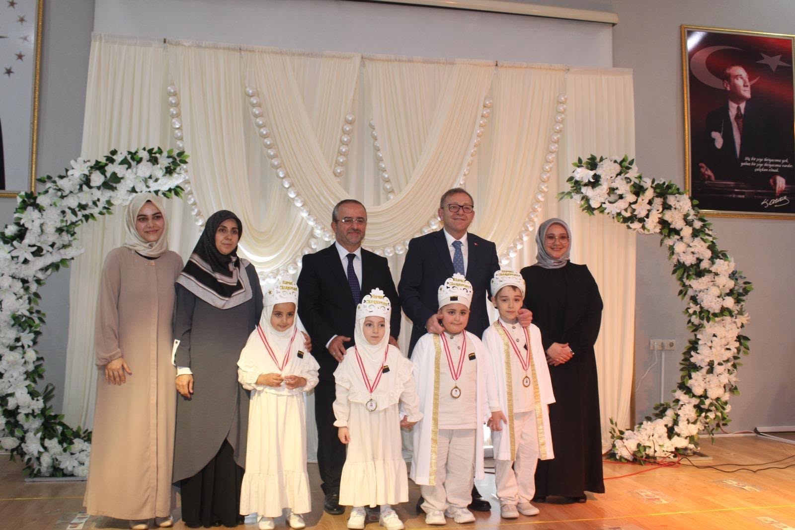 karsta-miniklerden-kuran-tilaveti-4-6-yas-grubu-yil-sonu-programinda-duygusal-anlar-5.jpg