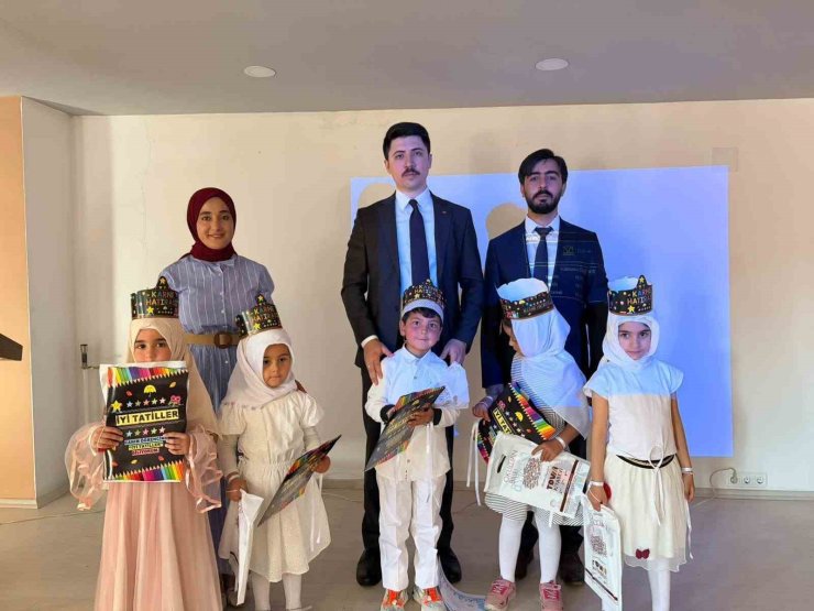 Kaymakam Kahraman, minik öğrencilerin heyecanına ortak oldu