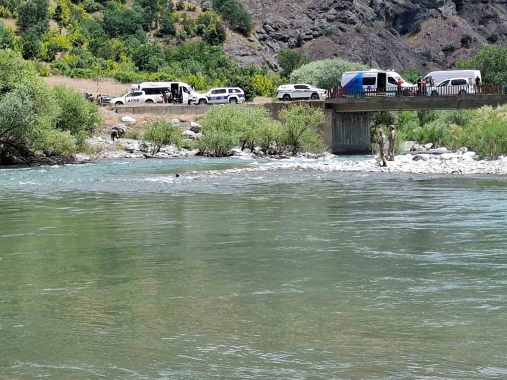 Akıntıya kapılan şahıs için arama çalışmaları sürüyor