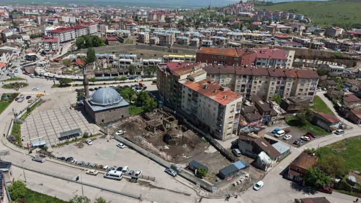 Tarihe ve geleceğe güçlü dokunuş: Ahi Toman Baba Kümbeti restore ediliyor