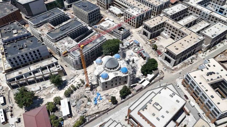 Depremde yıkılan Malatya’nın simgesi Yeni Cami’de restorasyonda sona yaklaşıldı