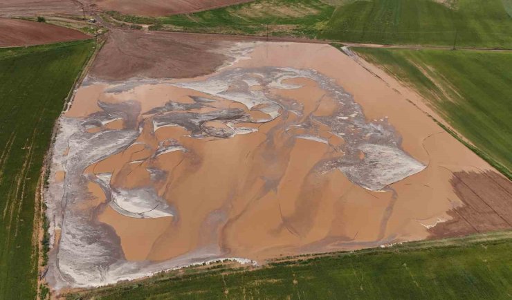 Ahlat’ta sel tarım arazilerine zarar verdi