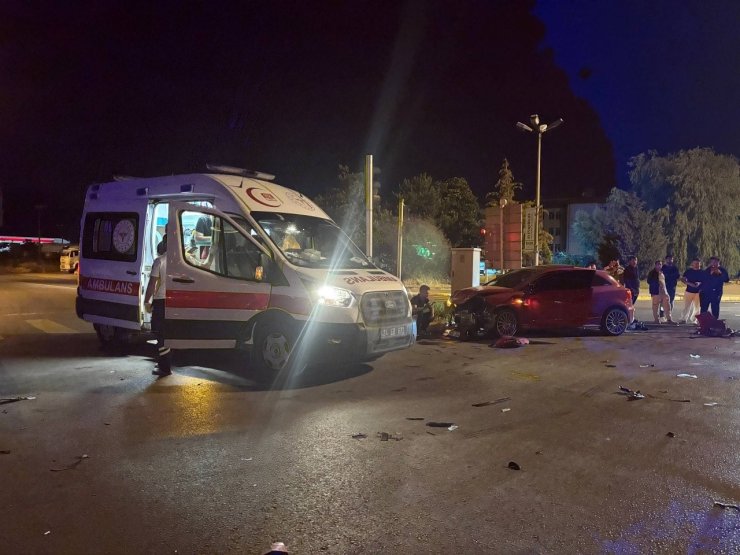 Erzincan’da iki aracın çarpıştığı kazada 2 kişi yaralandı