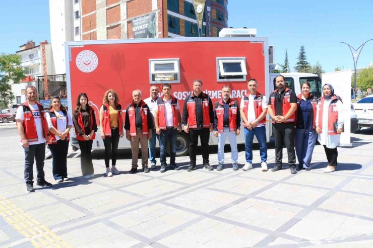 Elazığ’da mobil sosyal hizmet aracı vatandaşlarla buluştu