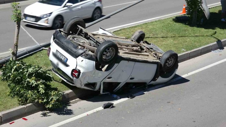 Malatya’da altgeçitte otomobiller çarpıştı: 3 yaralı
