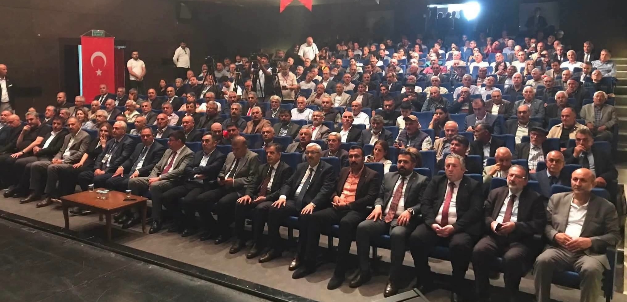karsta-tarihi-bulusma-karapapak-turkleri-calistayi-ve-ozanlar-solenine-yogun-ilgi-2.jpg