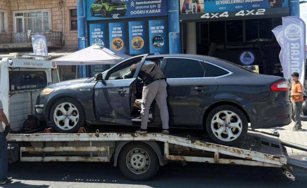 aw741690-03.jpg