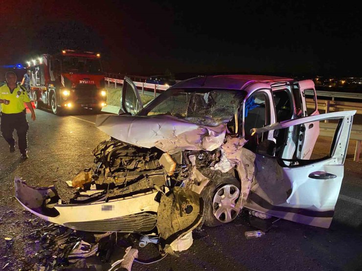 Malatya’da hafif ticari araç otomobille çarpıştı: 5 yaralı