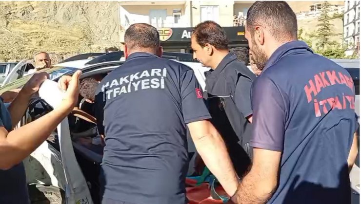 Hakkari’de iki aracın çarpıştığı kazada 1 kişi yaralandı