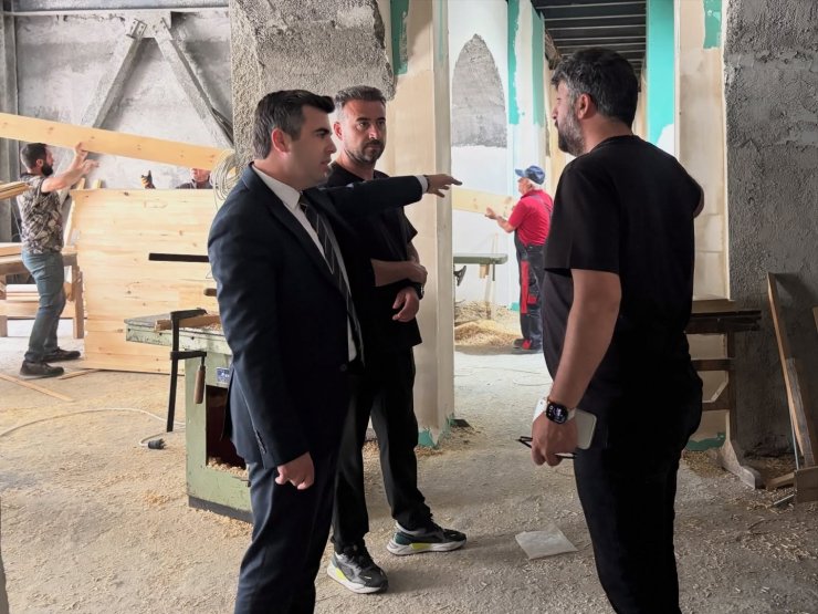 Susuz’da yeni Hükümet Konağı restorasyonu sürüyor: Kaymakam Öztürk çalışmaları yerinde inceledi